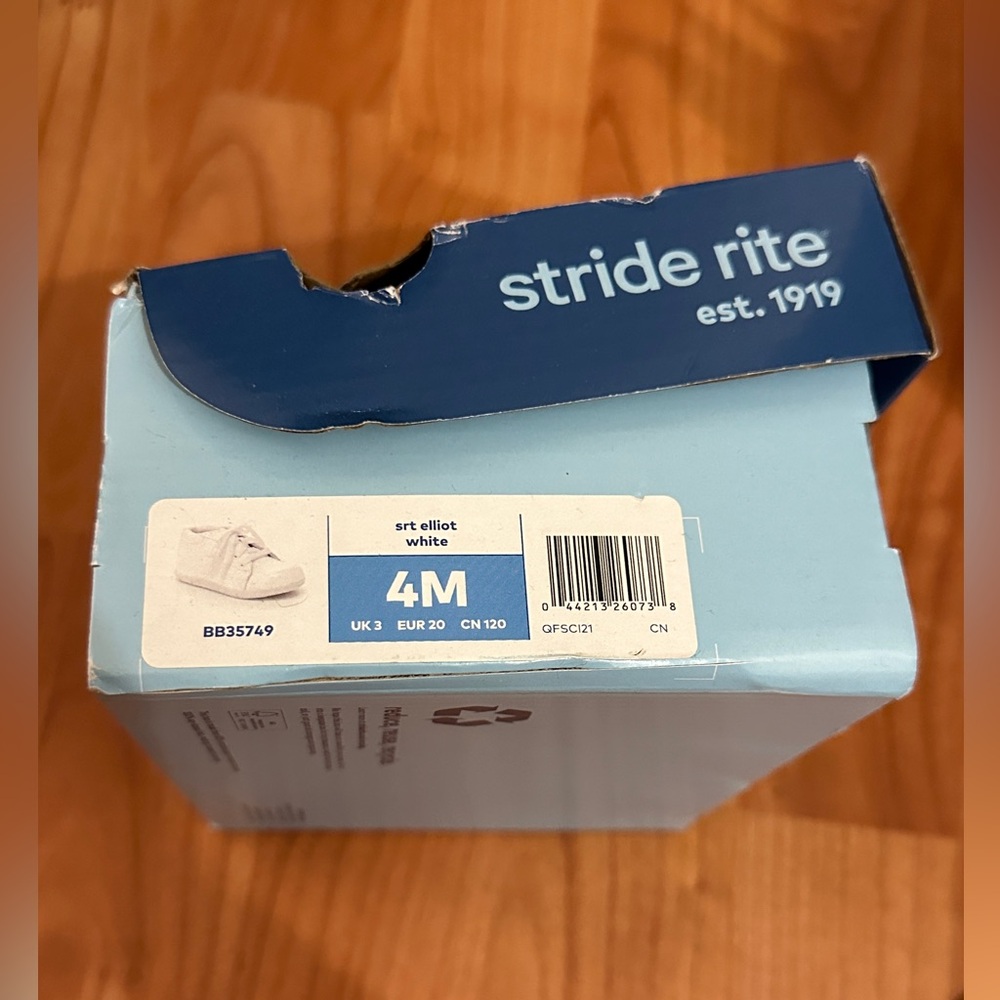 Stride Rite Elliot White Baby Shoes - Picture 2 of 5